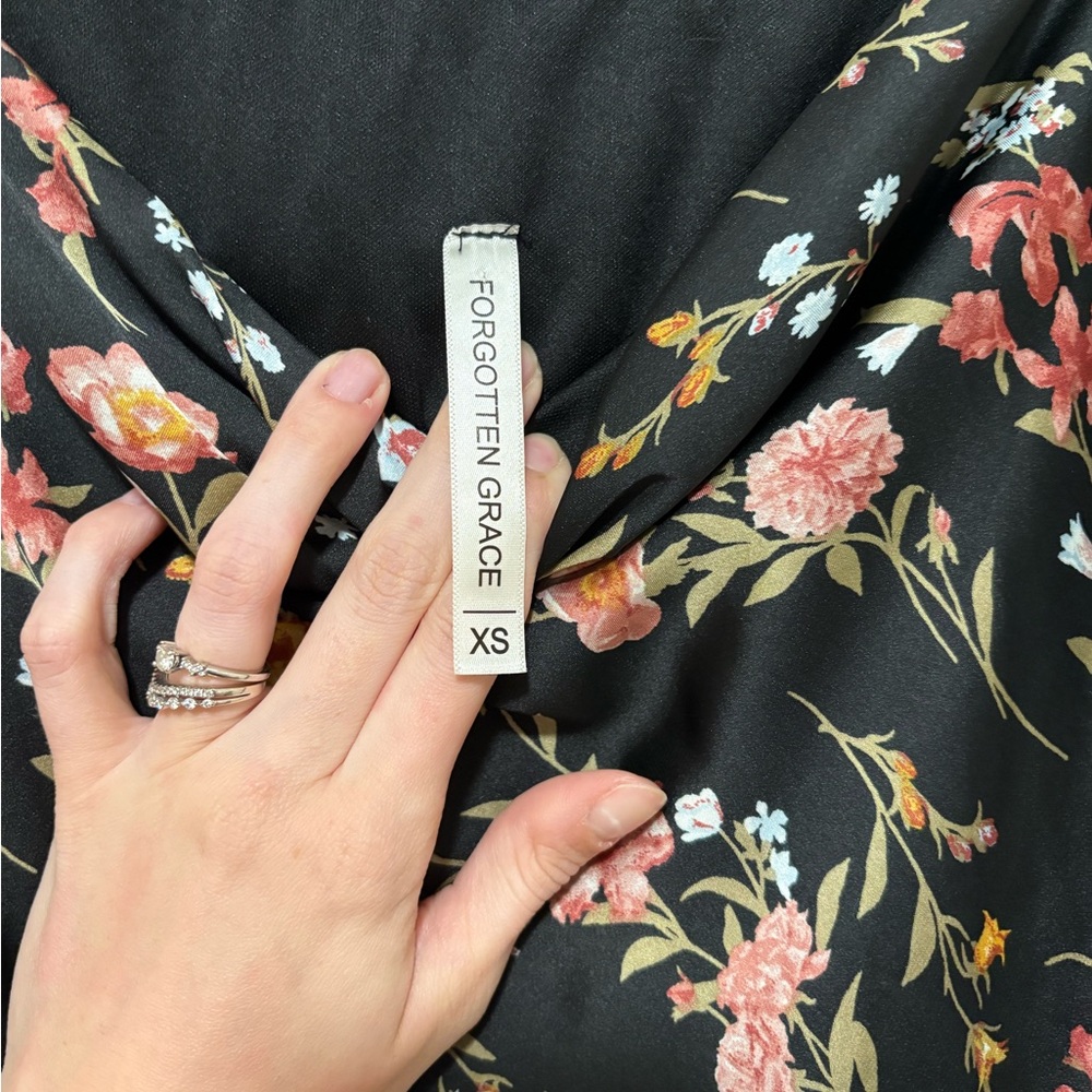 Nordstrom Black Satin Floral Midi Skirt size XS - Picture 3 of 4